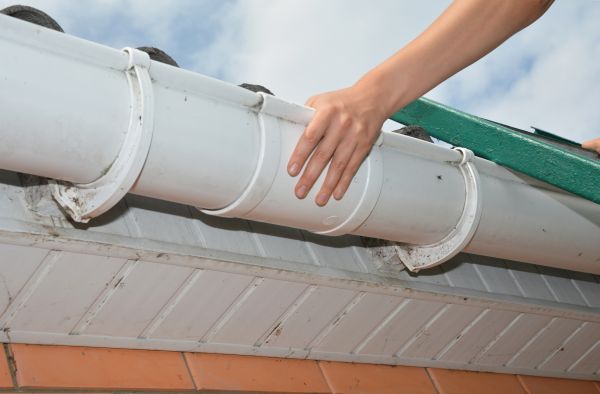 Gutter Reattachment in Pickens
